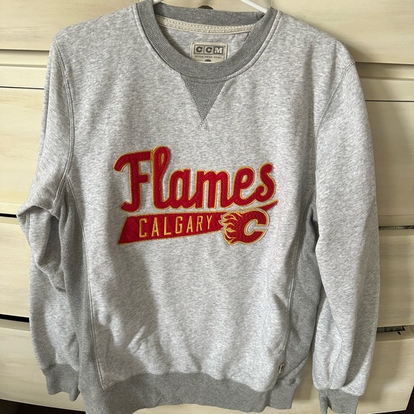 Vintage Inspired Calgary Fame’s Crewneck - Picture 1 of 5